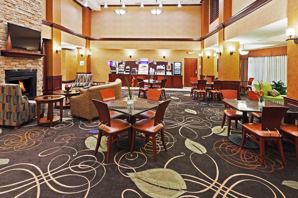Holiday Inn Express & Suites Poteau By Ihg Exterior foto