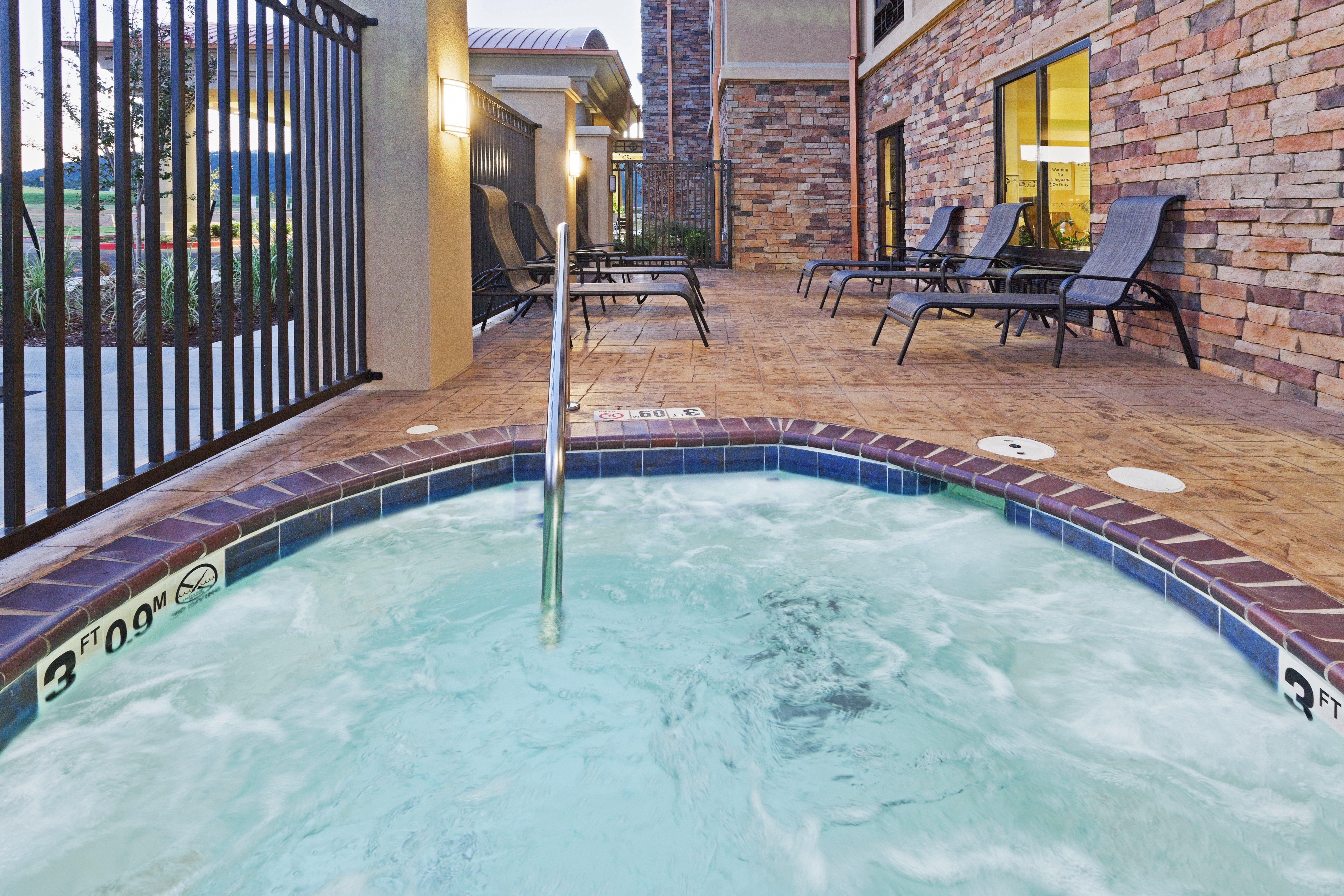 Holiday Inn Express & Suites Poteau By Ihg Exterior foto