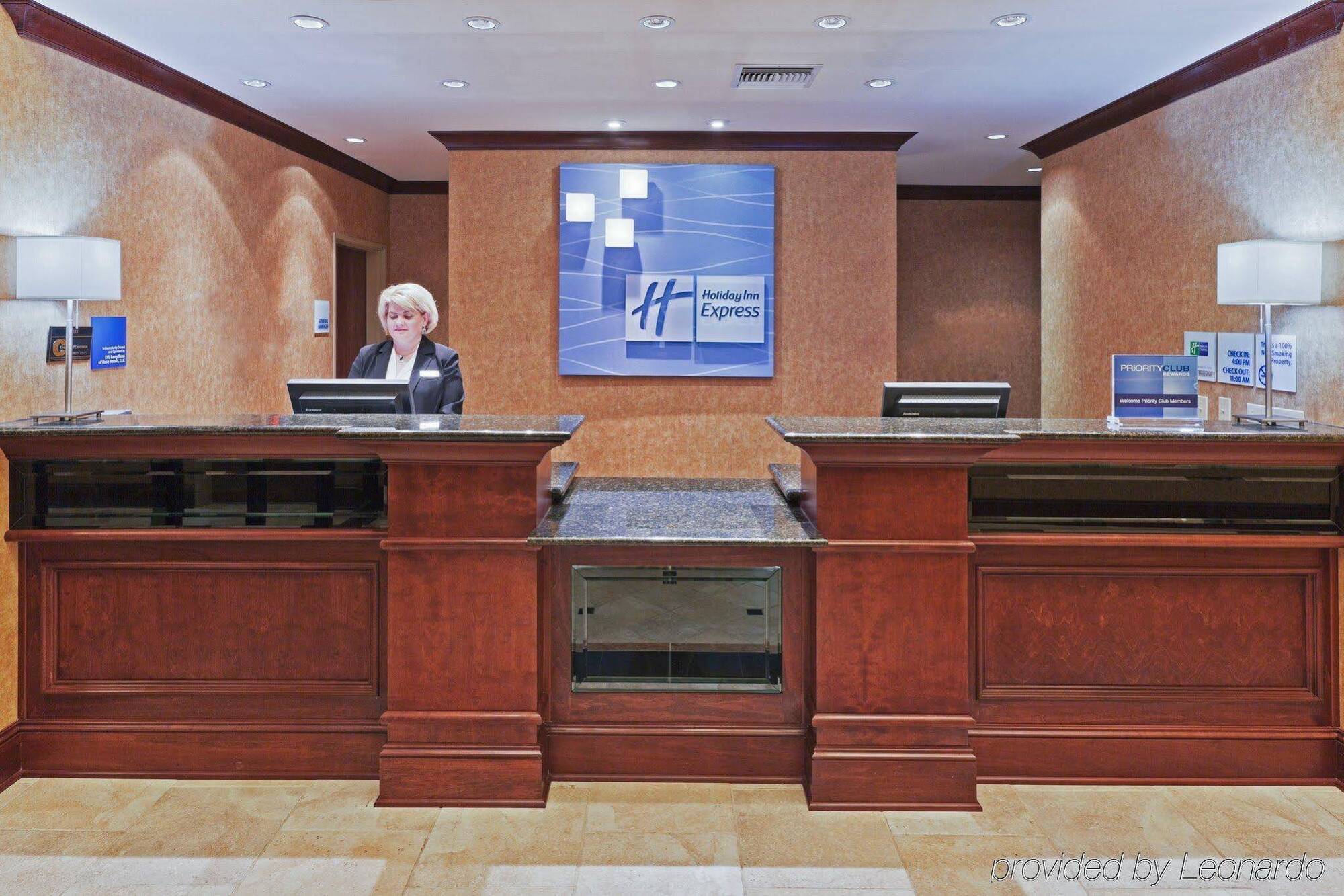 Holiday Inn Express & Suites Poteau By Ihg Exterior foto